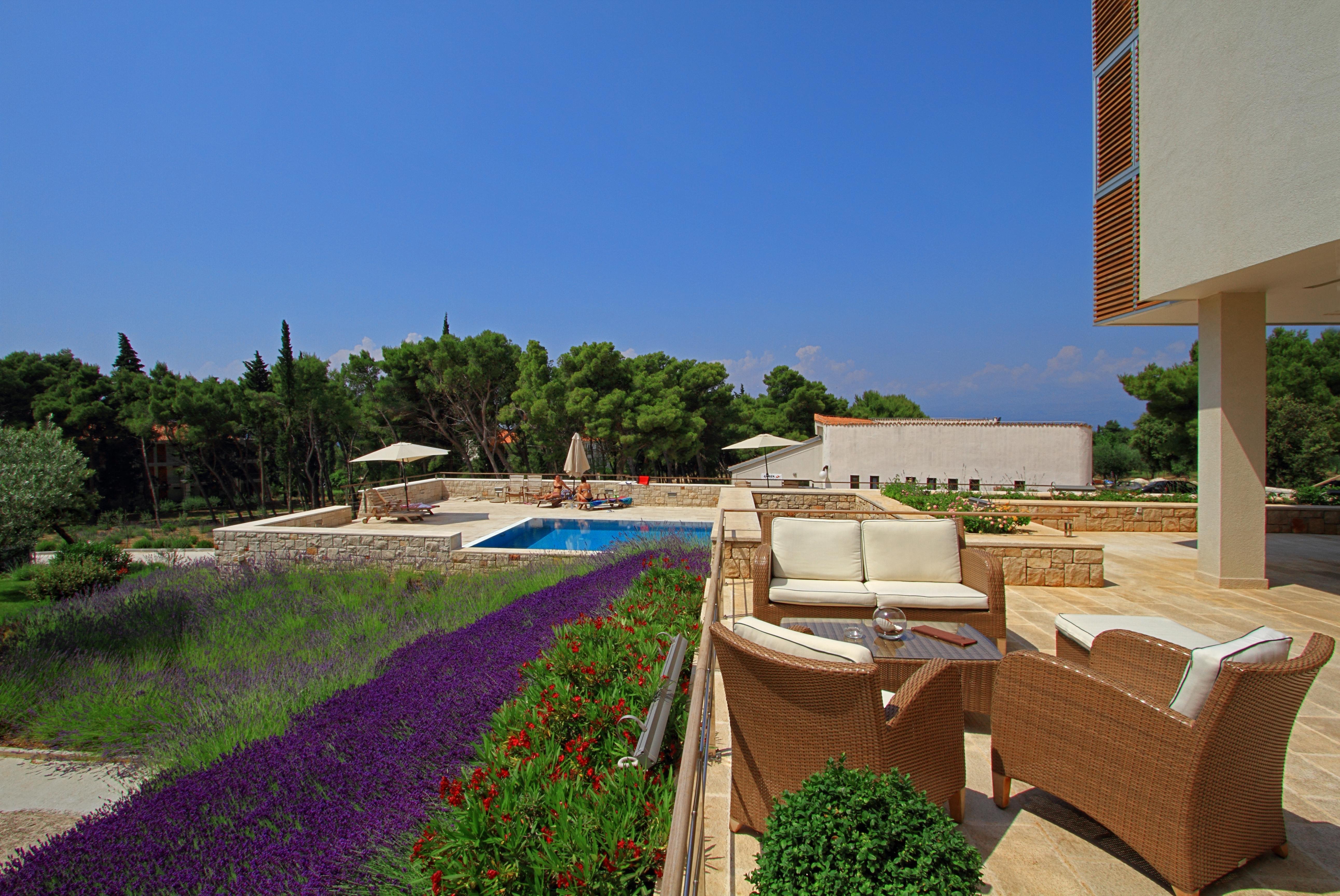 Aminess Vival Casa Velaris Hotel Supetar Exterior foto