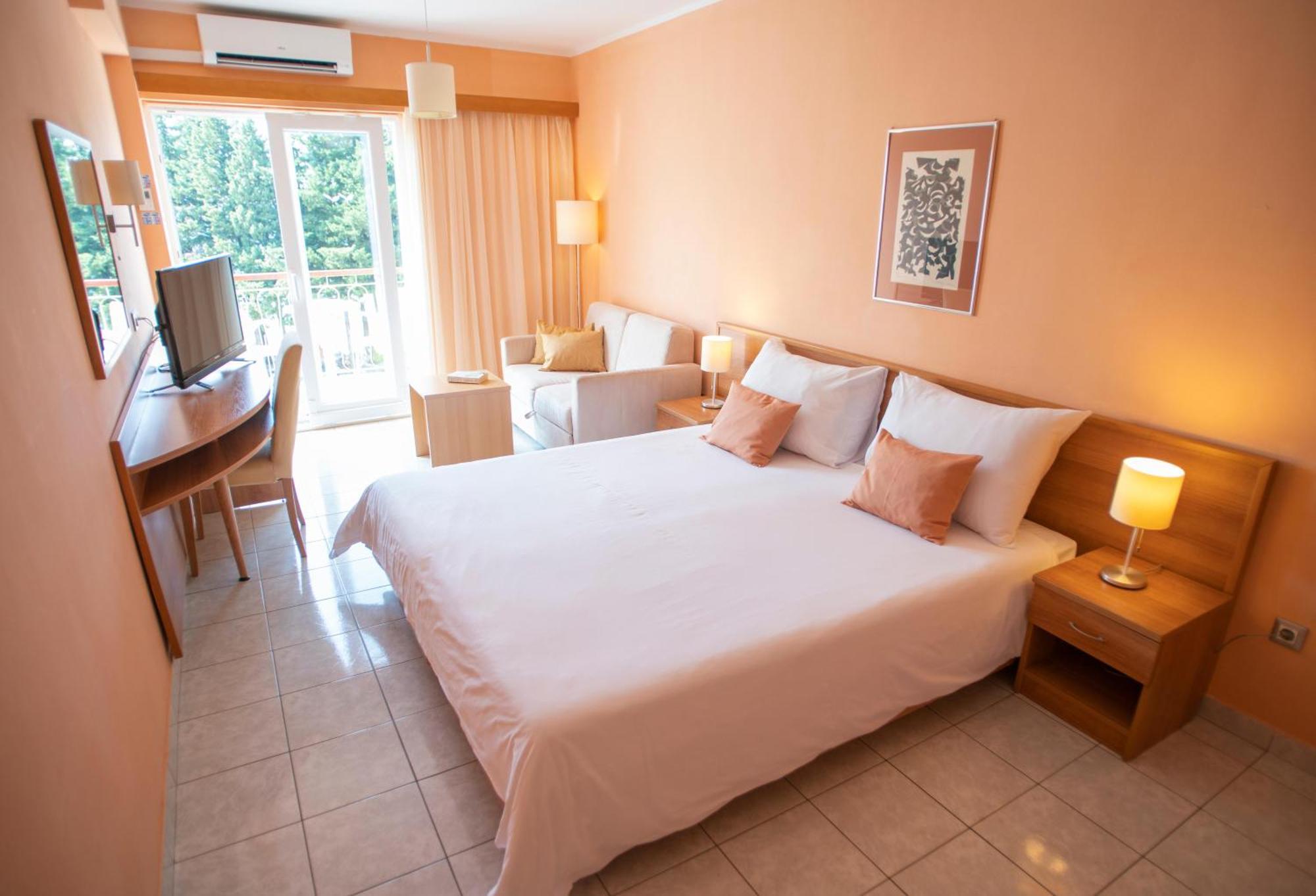 Aminess Vival Casa Velaris Hotel Supetar Exterior foto