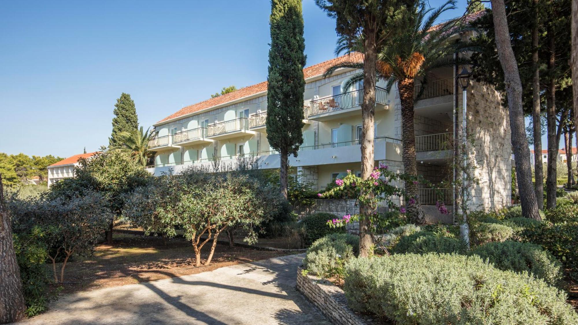 Aminess Vival Casa Velaris Hotel Supetar Exterior foto