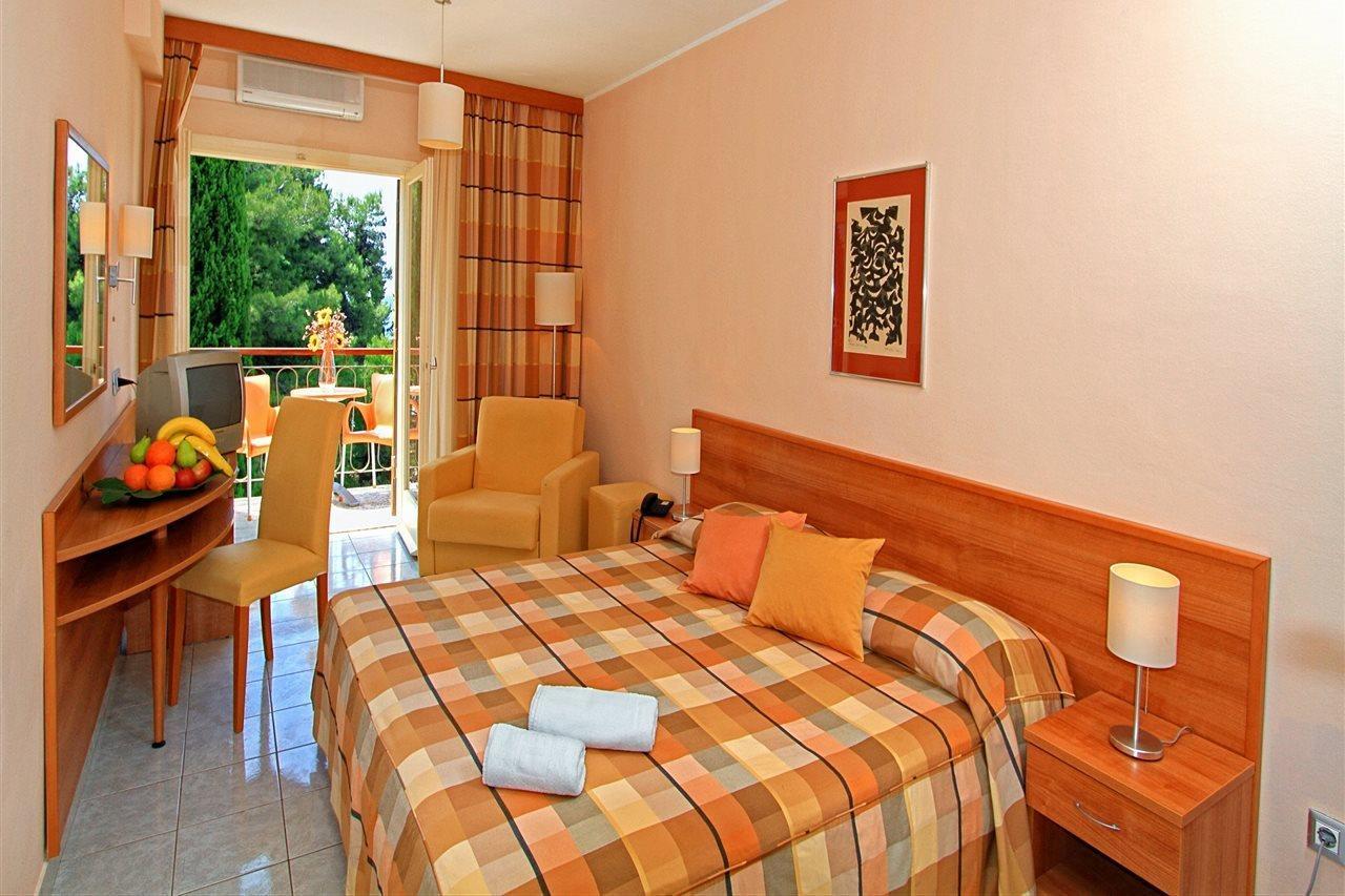 Aminess Vival Casa Velaris Hotel Supetar Exterior foto