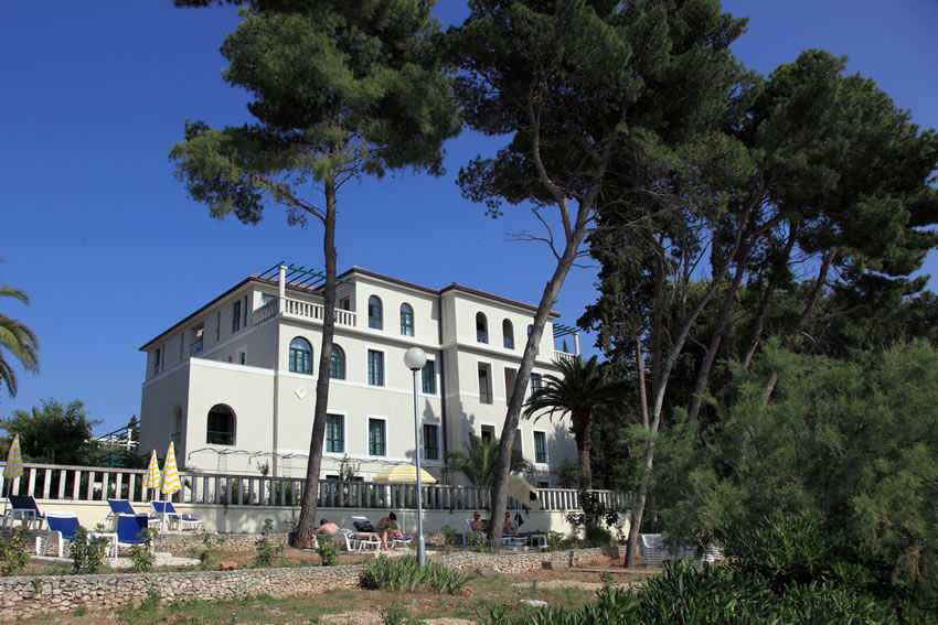 Aminess Vival Casa Velaris Hotel Supetar Exterior foto